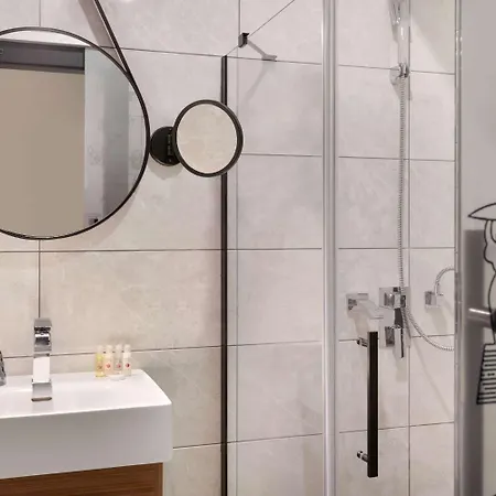 Hotel Ramada By Wyndham Center 4*