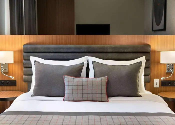 Отель Ramada By Wyndham Center