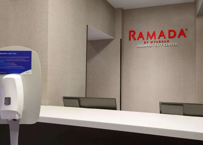 Ramada By Wyndham Center Отель Будапешт