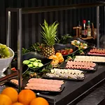 Ramada By Wyndham Center