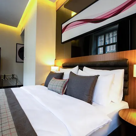 Ramada By Wyndham Center Hotell 4*
