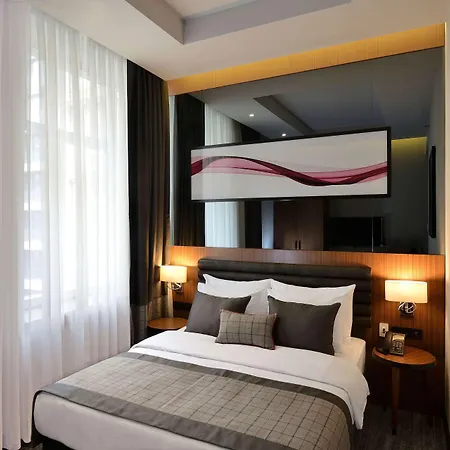 فندق Ramada By Wyndham Center 4*