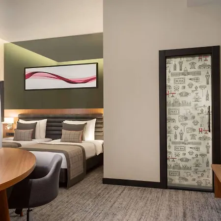 Ramada By Wyndham Center Budapest
