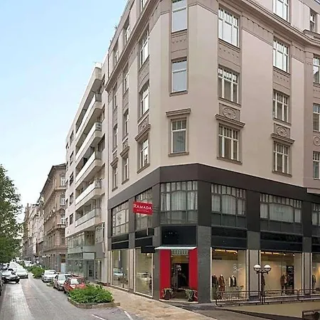 Ramada By Wyndham Center Hotel Budapest