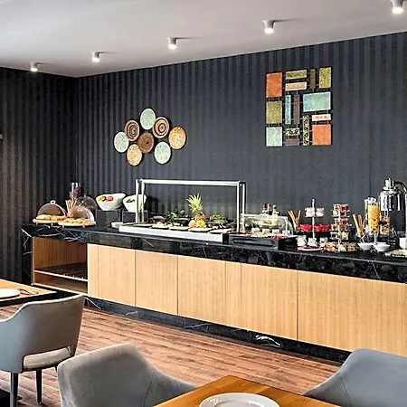 Ramada By Wyndham Center