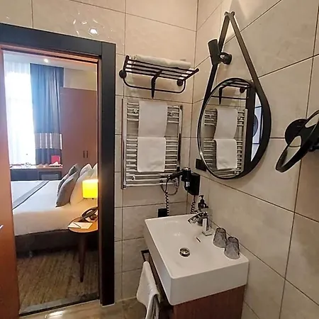 Ramada By Wyndham Center 4*