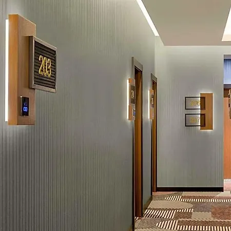 Ramada By Wyndham Center Hotel Budapest