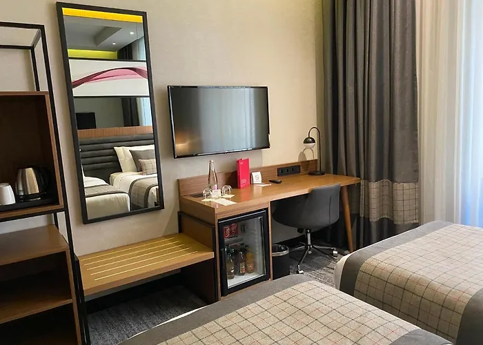 Ramada By Wyndham Center