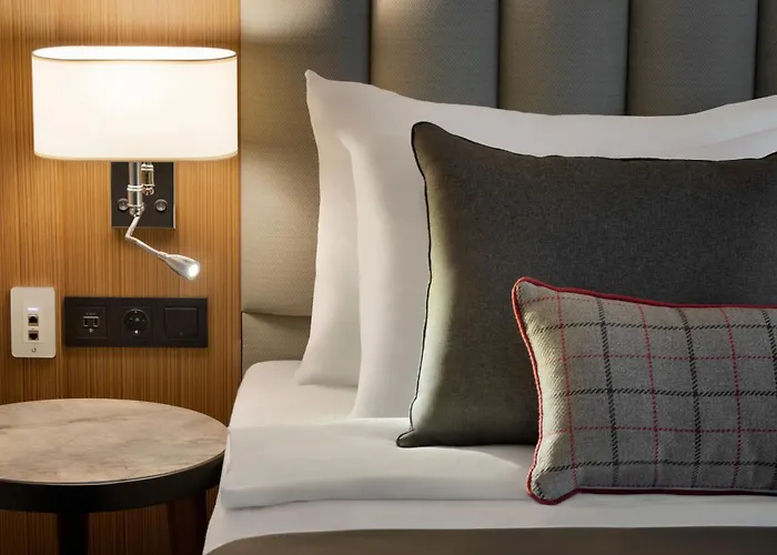 Ramada By Wyndham Center Hotel