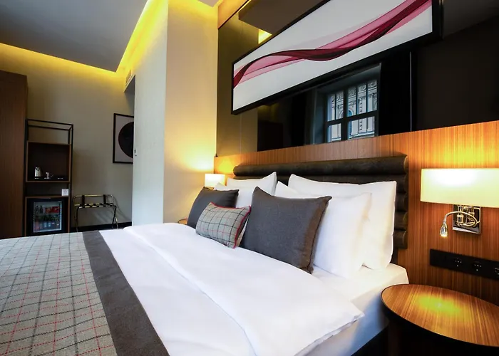 Ramada By Wyndham Center Hotel 4*