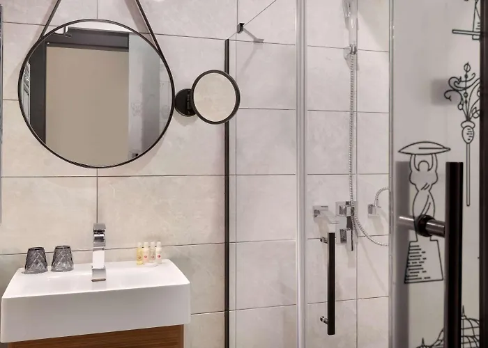 Hotel Ramada By Wyndham Center 4*