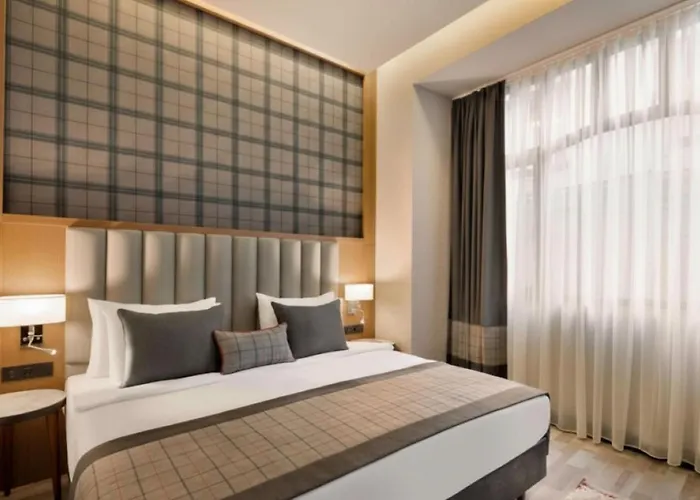 Ramada By Wyndham Center