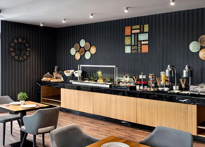 Ramada By Wyndham Center